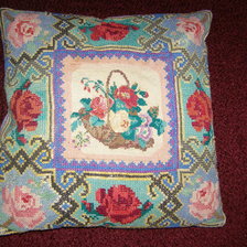 Работа «Подушка с розами»