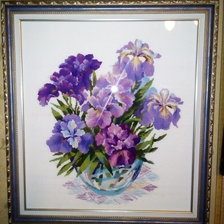 Работа «Ирисы в вазе»