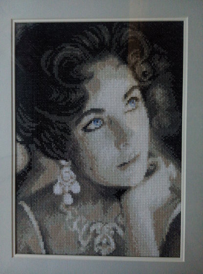 Работа «Знаменитая актриса»