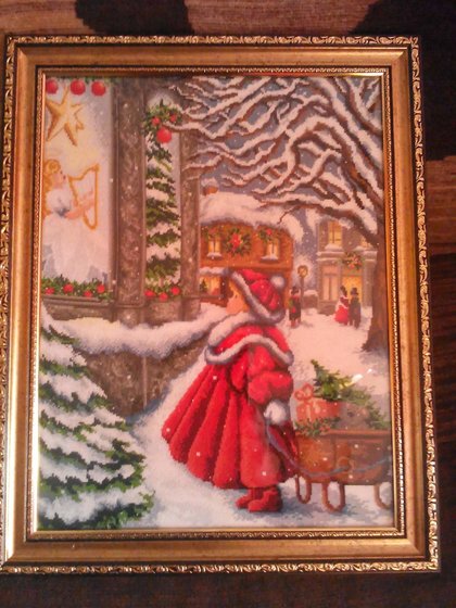 Работа «перед витриной вышита нитками СХС»