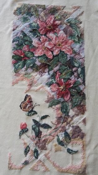 Работа «Бабочка и клематисы»