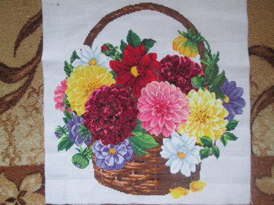 Работа «корзинка с георгинами»