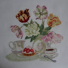 Работа «Натюрморт с тюльпанами»