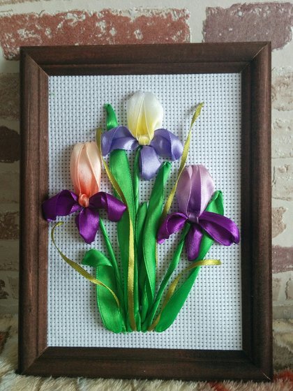 Работа «Ирисы лентами»