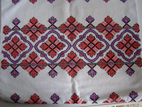 Работа «Подушка в этно стиле»