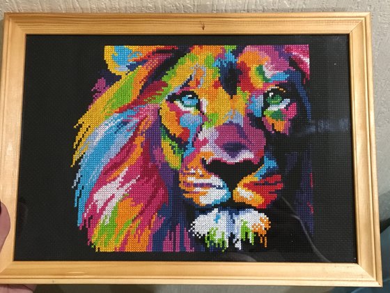 Работа «Цветной Лев»