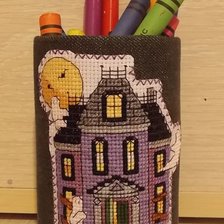 Работа «Стаканчик д/карандшей "Дом с привидениями"»