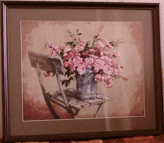 Работа «Розы на белом стуле»