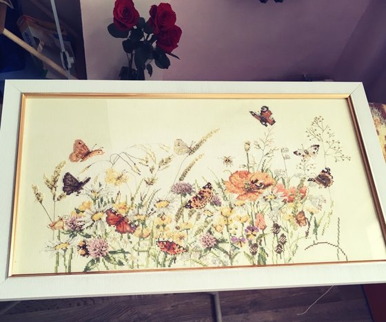 Работа «Бабочки на лугу»