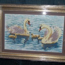 Работа «Лебединое семейство 2011г.Бисер.»