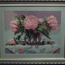 Работа «Ваза с пионами Luca-S»