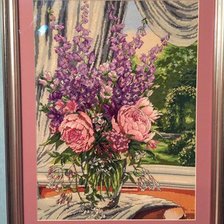 Работа «Пионы и дельфиниум»