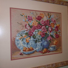 Работа «Чайный сервиз и розы»