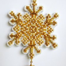 Работа «Ёлочная игрушка - снежинка от Mill-Hill.»