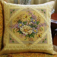 Работа «Цветы и кружева»