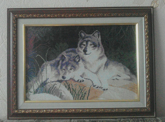 Работа «Пара волков в оформлении.»