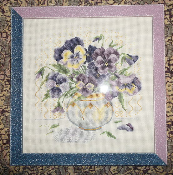 Работа «"Анютины глазки" в рамке.»