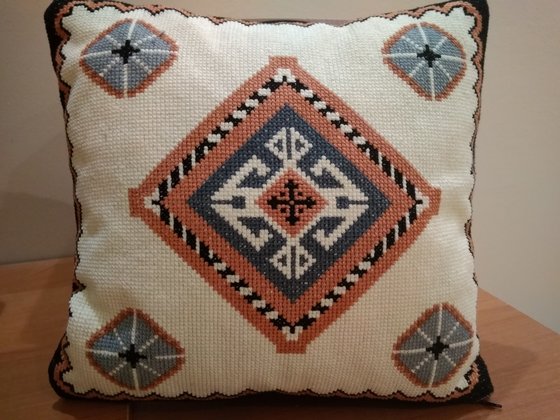 Работа «Подушечка»