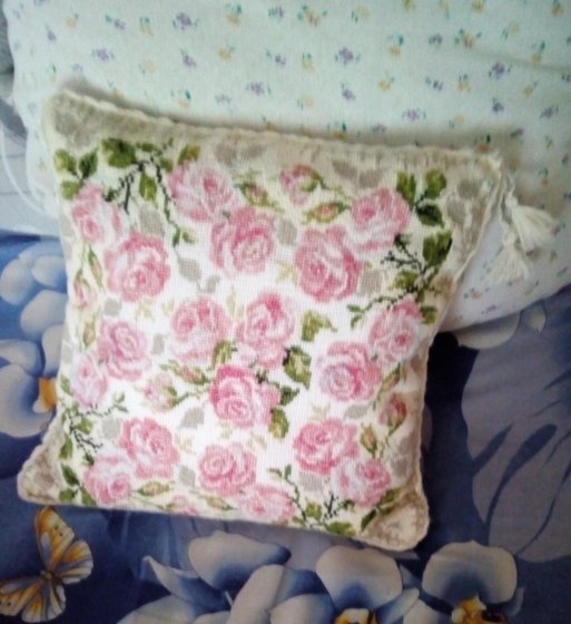Работа «Подушка ,,Розочки"»