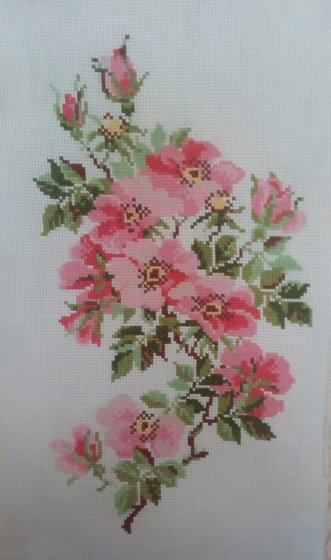 Работа «Цветы шиповника»