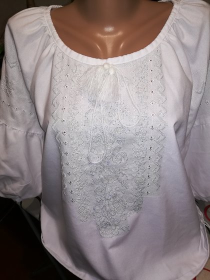 Работа «Белым по белому.. Отенннок голубой»