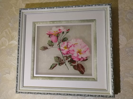 Работа «Розовый шиповник от Теи Гувенер»