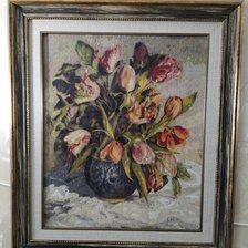 Работа «Тюльпаны в вазе из синего хрусталя»