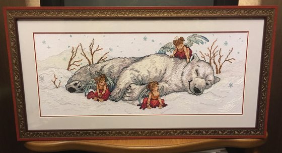 Работа «Медведь и снежные ангелы»