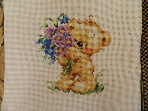 Работа «Мишка с букетом»