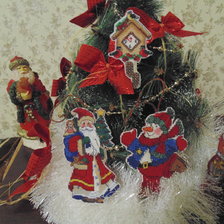 Работа «Игрушки на ёлку»
