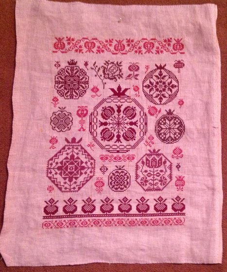 Работа «Сэмплер. Гранат. Вышивка по купленной схеме.»