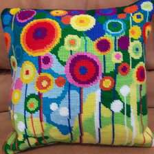 Работа «подушка "одуванчики"»