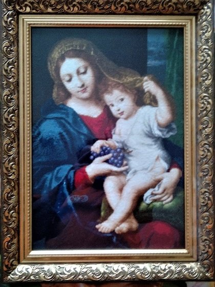 Работа «Мадонна с виноградом»