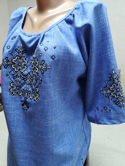 Работа «Туника-вышиванка в джинсовом цвете»
