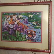 Работа «Тигры в ирисах»