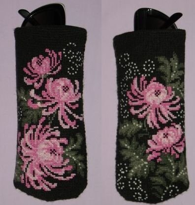 Работа «Футляр для очков "Хризантемы"»