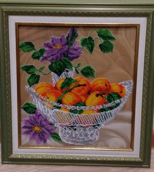 Работа «Абрикосы в хрустале (бисер)»