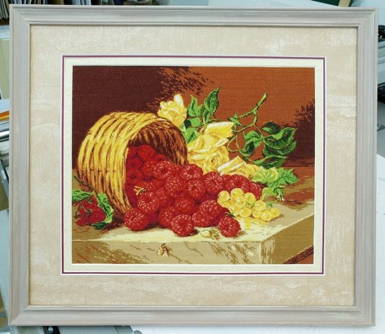 Работа «Корзина с малиной»