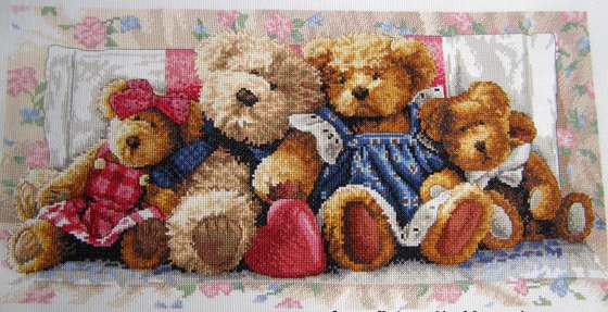 Работа «Мишки на диване»