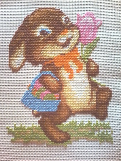 Работа «bunny with a flower»