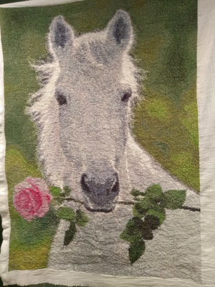 Работа «Лошадь с розой»