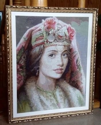 Работа «Bolgár leány bekeretezve»