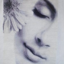 Работа «Девушка с герберой»