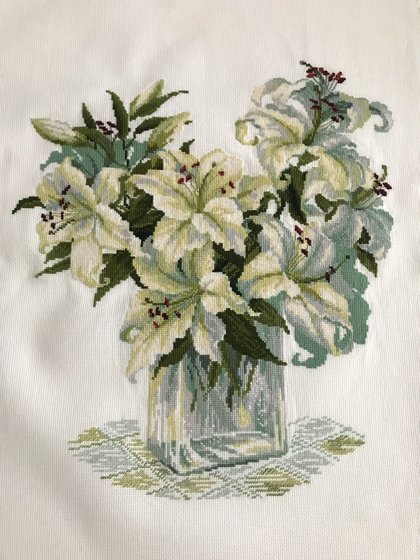 Работа «Белые лилии»