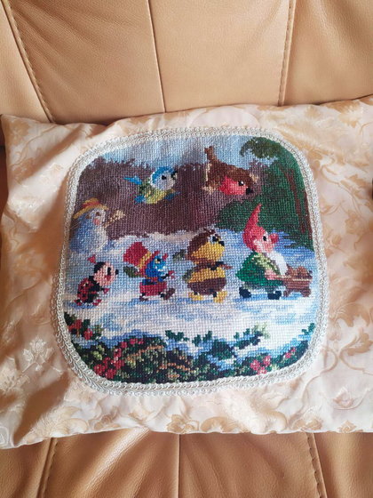 Работа «Диванная подушка»