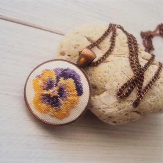 Работа «Анютины глазки»