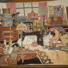 Работа «Кошка на швейном столе»