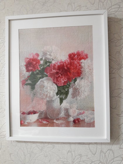 Работа «Пионы и черешня»