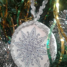 Работа «Снежинка новогодняя игрушка»