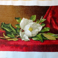 Работа «Магнолия на красном бархате»